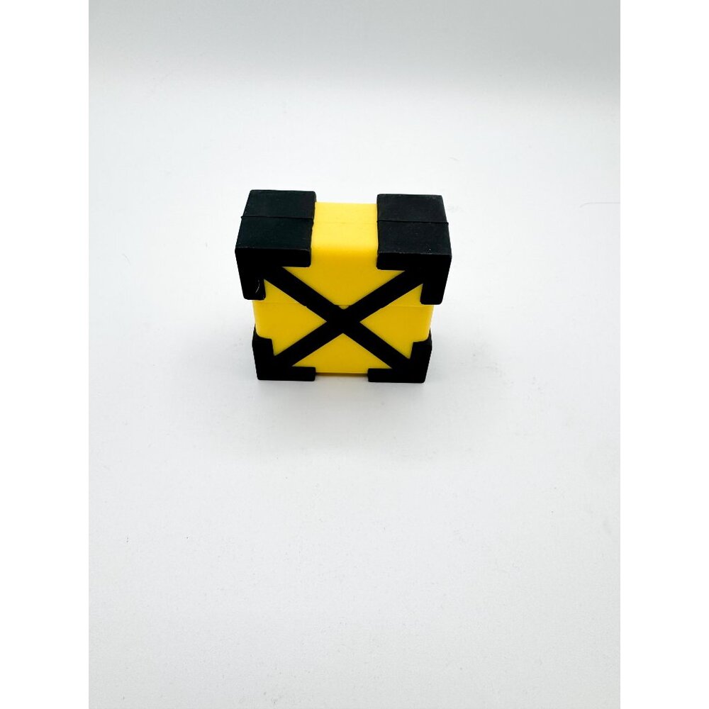 Off-White Air Pod Case - Picture 3 of 7